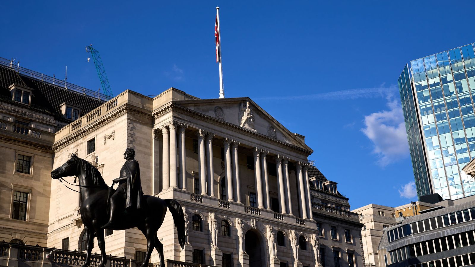 BANK OF ENGLAND HOLD INTEREST RATES AT 5.25%